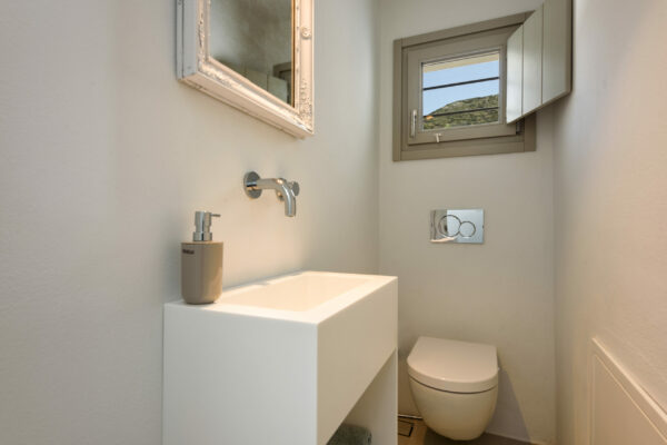 Toilettes avec lavabo Toilettes avec lavabo